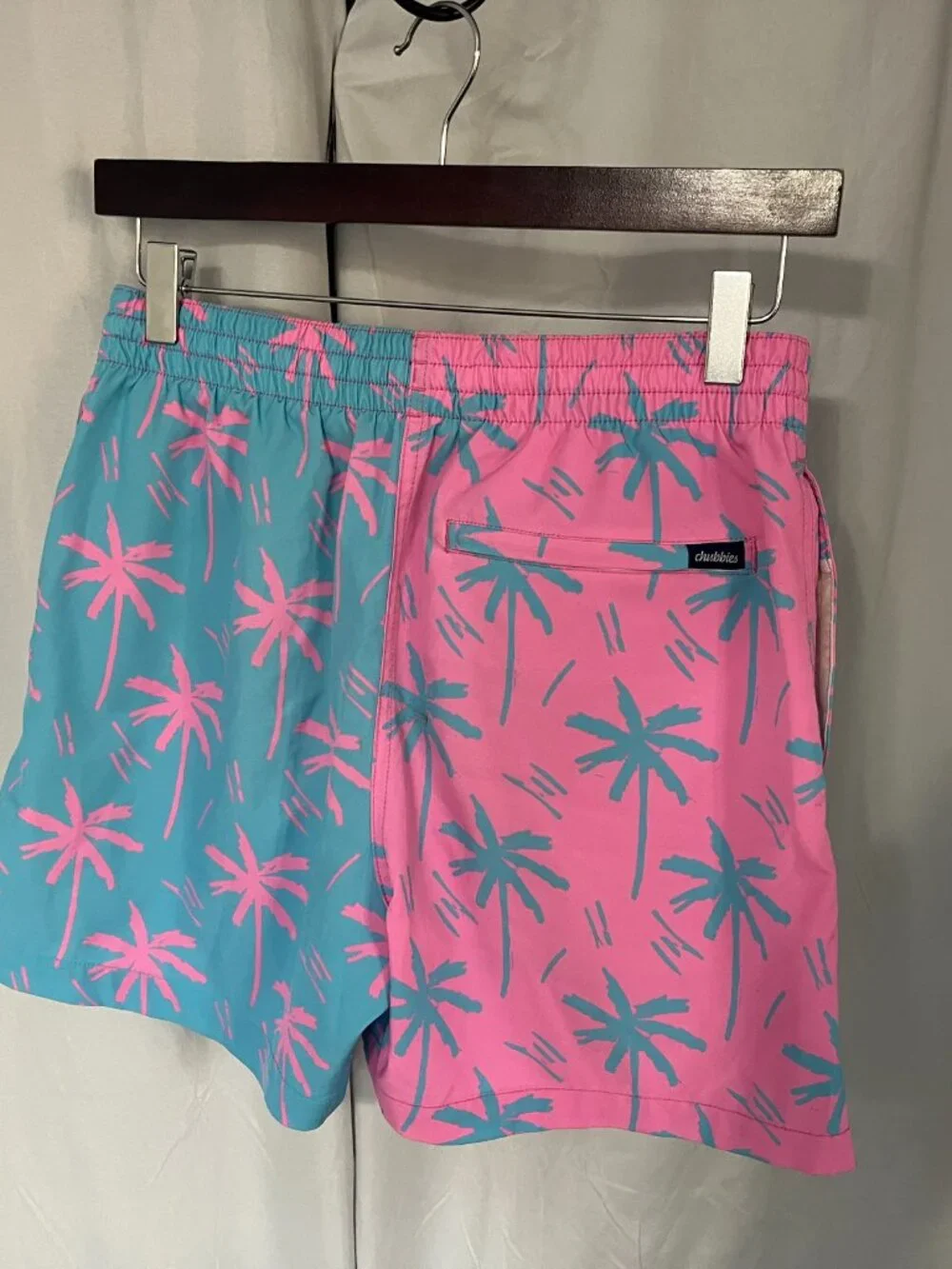 🌊 Chubbies Men's Pink Blue Swim Trunks Shorts 5.5